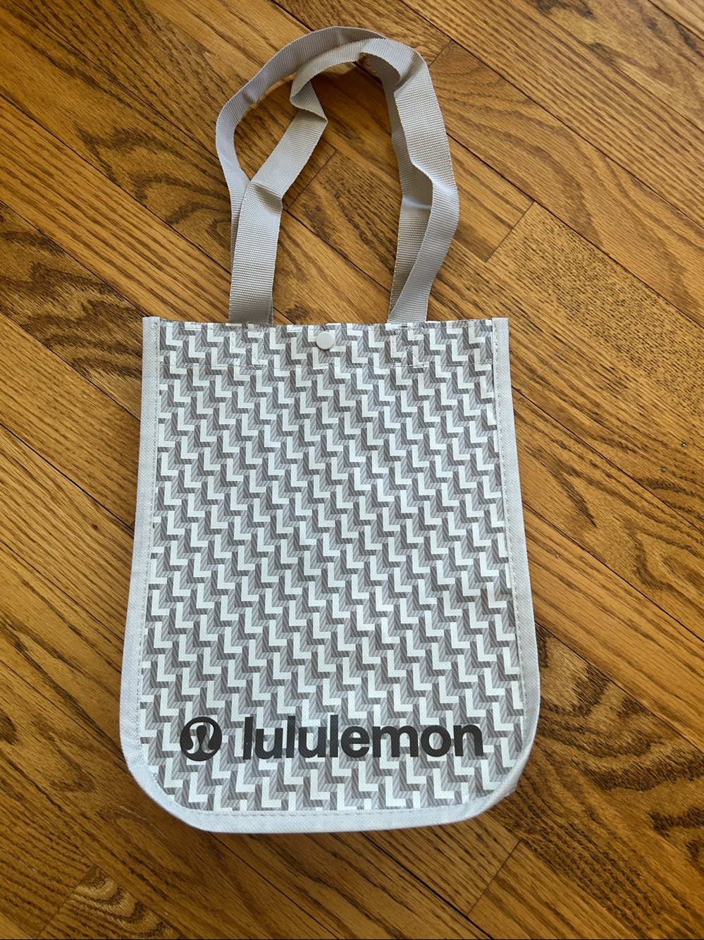 Lululemon Reusable Bag - Picture 2 of 4